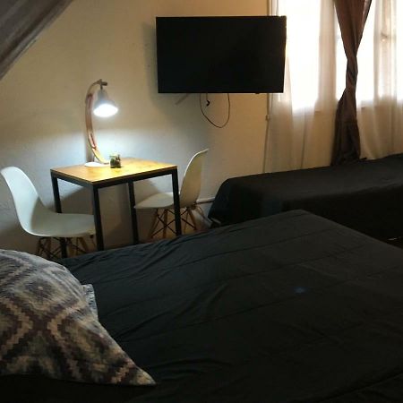 Salvador Hostal & Cafe Сантьяго Екстер'єр фото
