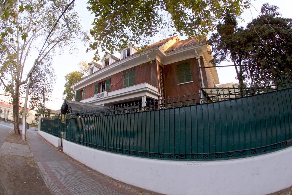 Salvador Hostal & Cafe Сантьяго Екстер'єр фото
