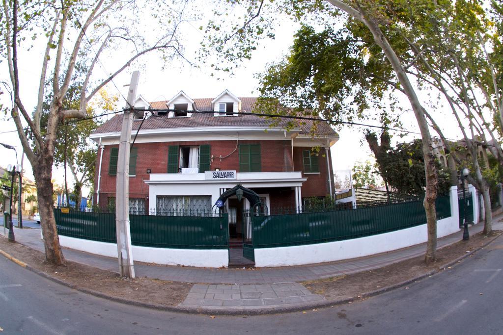 Salvador Hostal & Cafe Сантьяго Екстер'єр фото